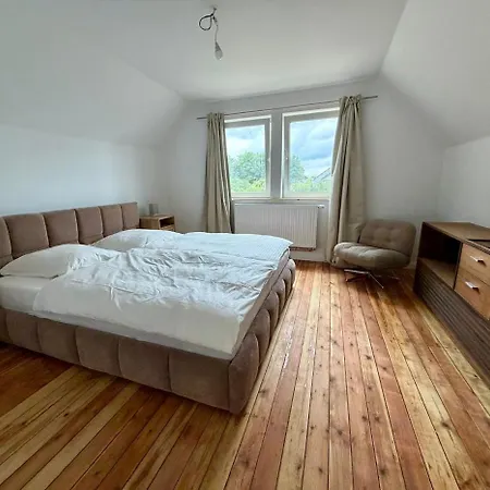 Familienfreundliches Haus Mit Garten In * Alt Meteln