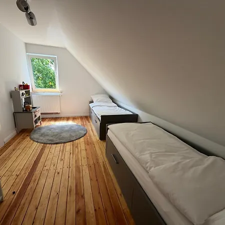 Familienfreundliches Haus Mit Garten In